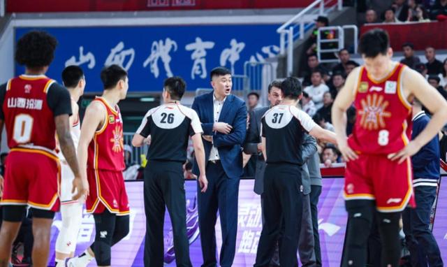 湖南男篮惜败广东，季后赛之路终结