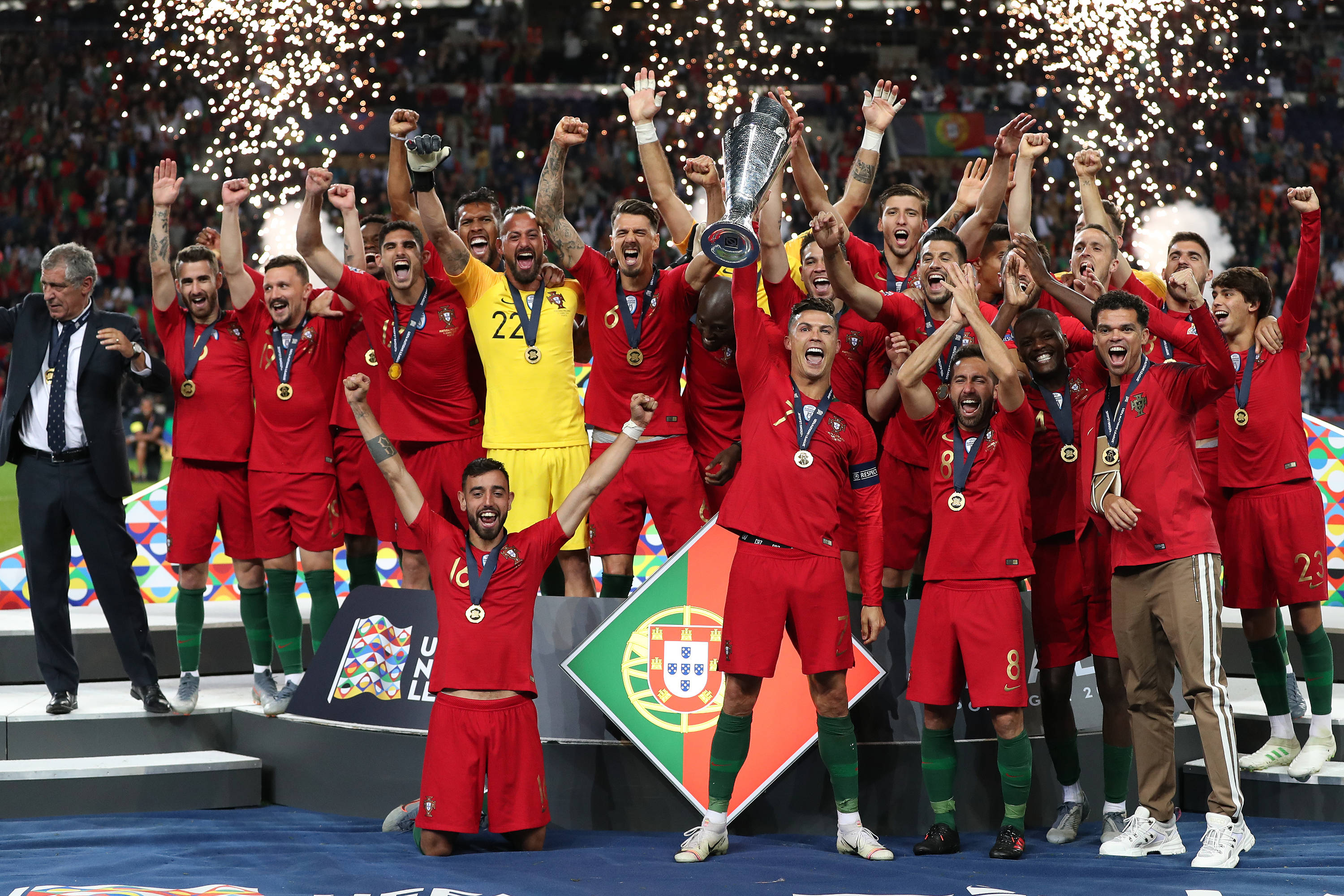 关于葡萄牙队员受伤离场，比赛中的不幸事件的信息