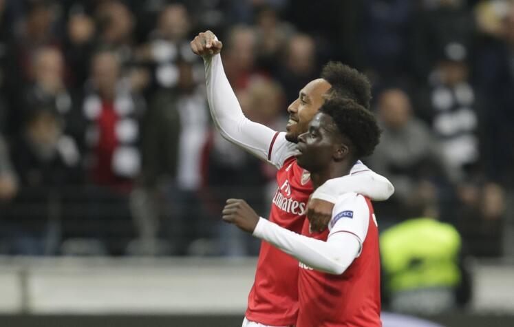 中路独造进球奇迹，成为全场焦点