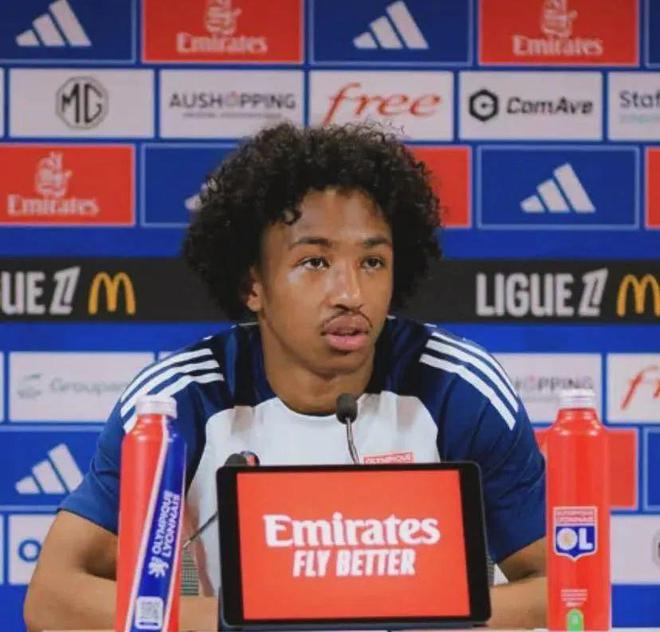 里昂主帅面临下课压力，球队整体表现疲软的简单介绍