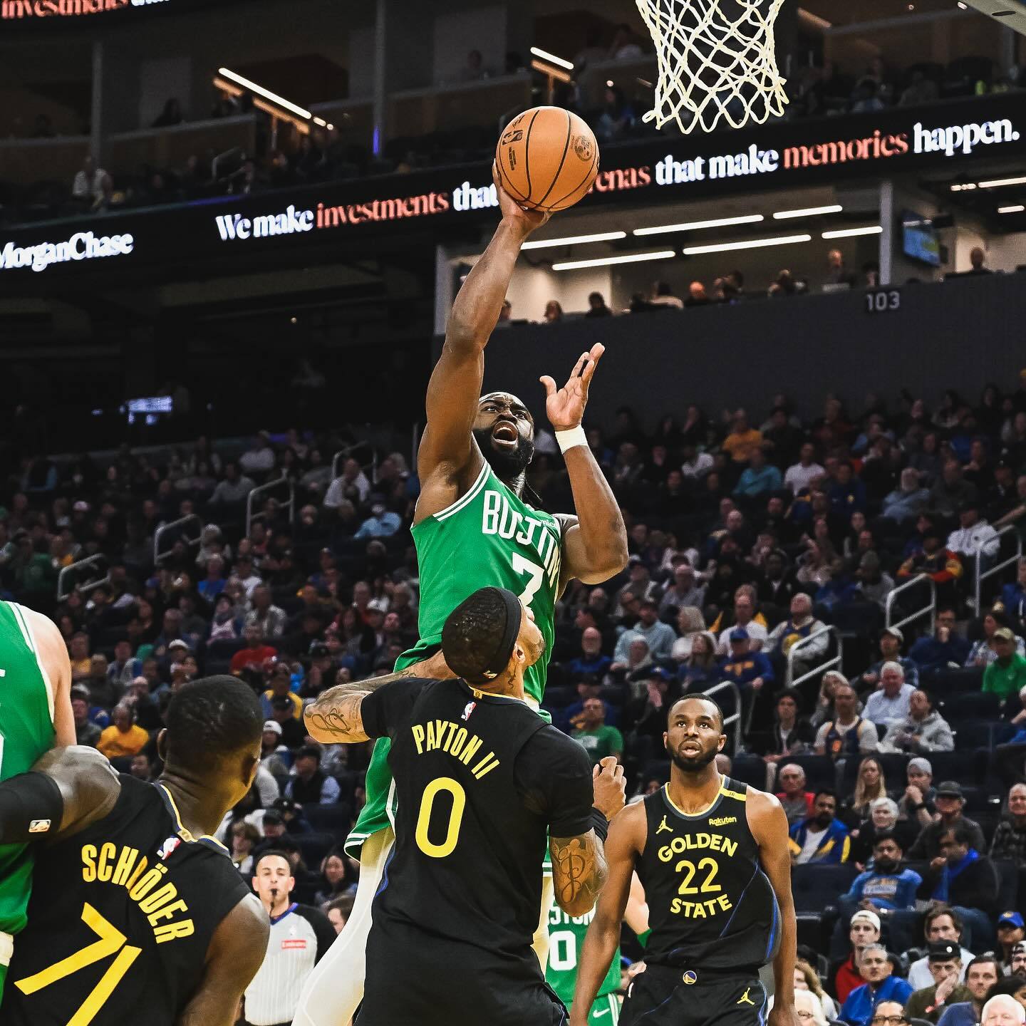 勇士主场胜率夺冠，再次成为焦点