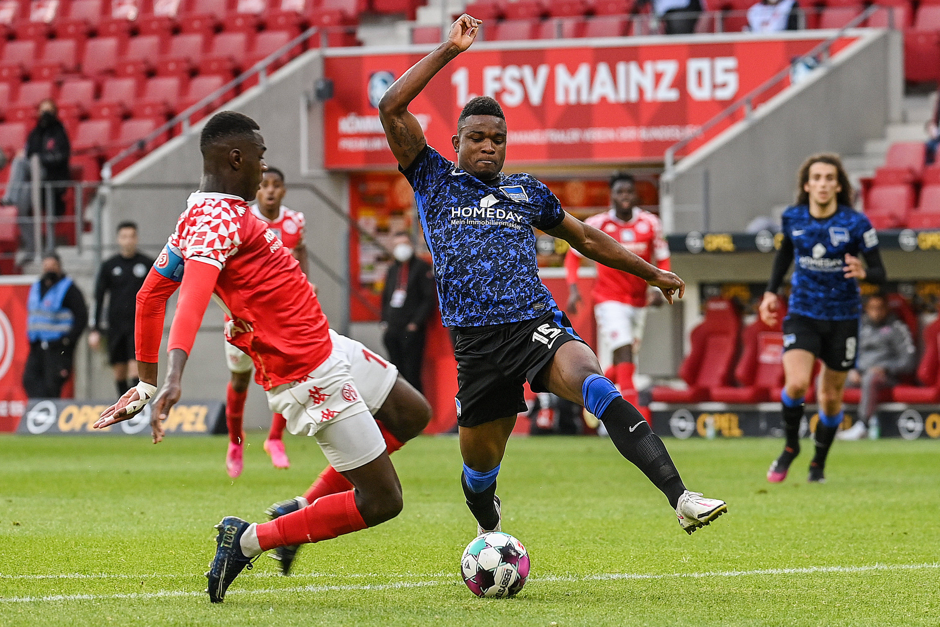 关于柏林赫塔客场取胜，在积分榜上晋升至第四位的信息