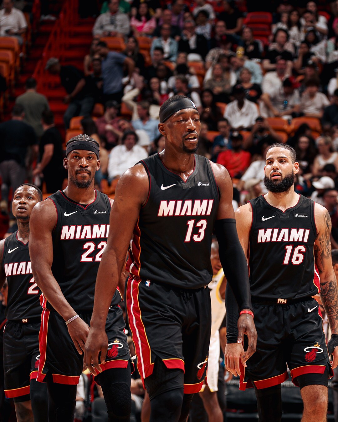 关于热火前锋高效砍分，球队主场击败太阳继续领跑的信息