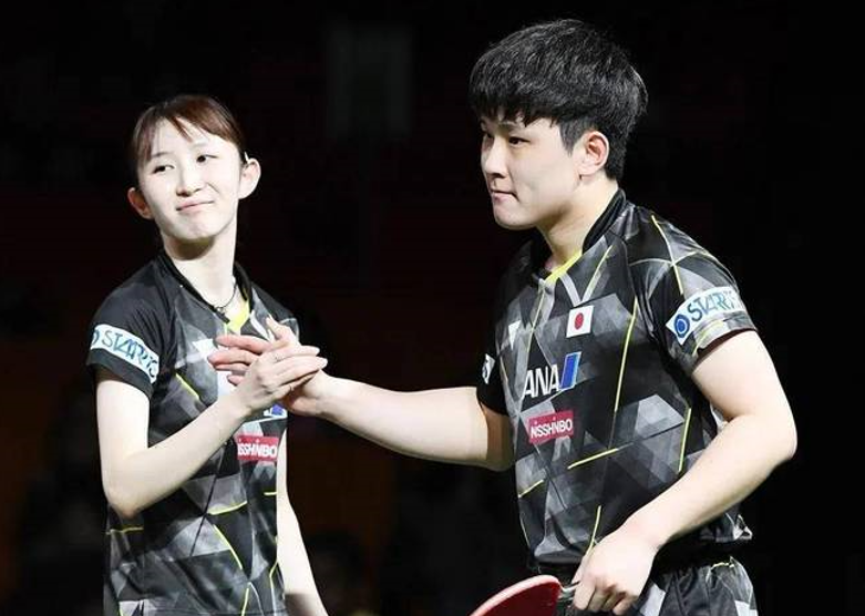 突尼斯跳水选手斩获铜牌夺得奖杯的简单介绍