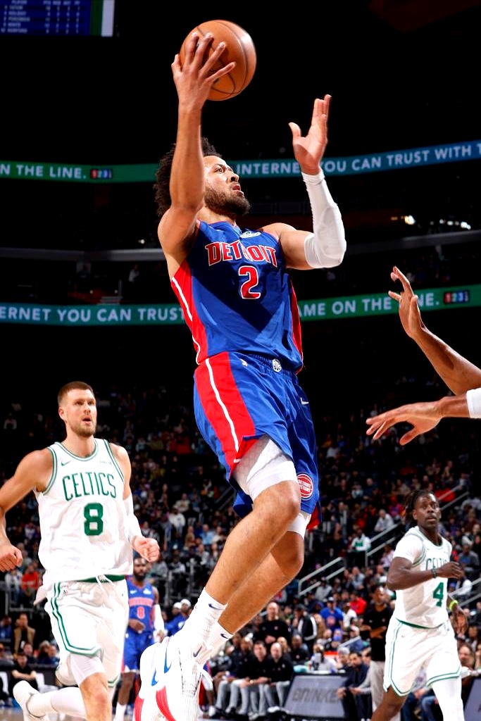 多伦多猛龙五人上双，轻取底特律活塞的简单介绍