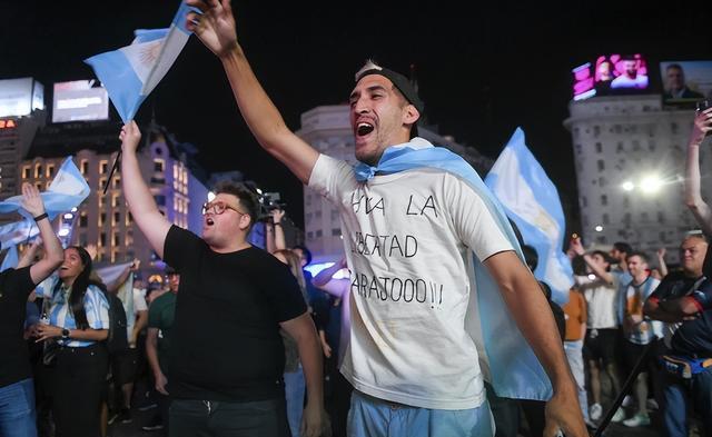 阿根廷球员展现实力，引领球队逆风翻盘的简单介绍