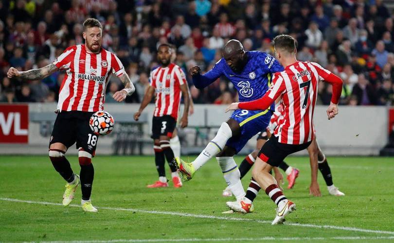 阿森纳前锋表现优异，助球队轻松击败对手