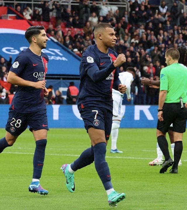 巴黎圣日耳曼硬战取胜，领跑积分榜的简单介绍