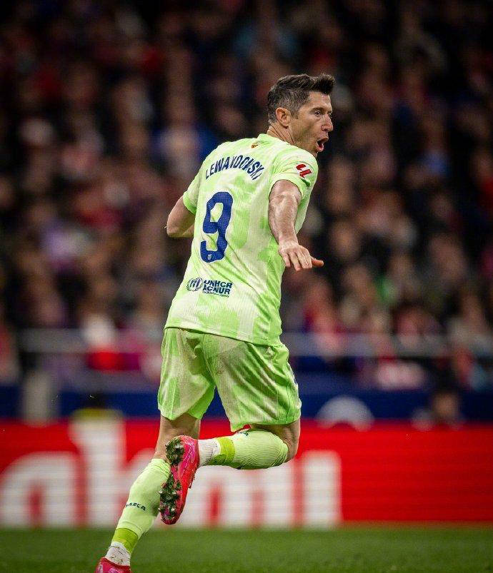 开云体育官方网站-巴萨前锋犯错送点，球队遭遇失利