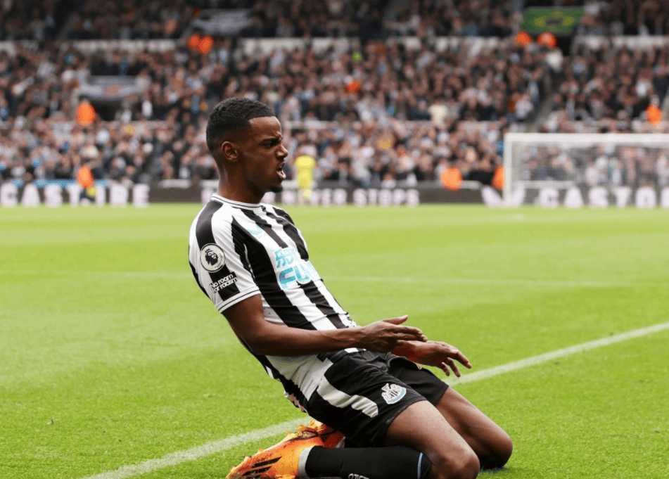 巴萨前锋犯错送点，球队遭遇失利