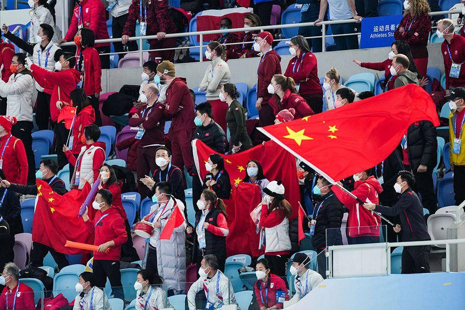 中国队表现抢眼，震撼全球观众的简单介绍