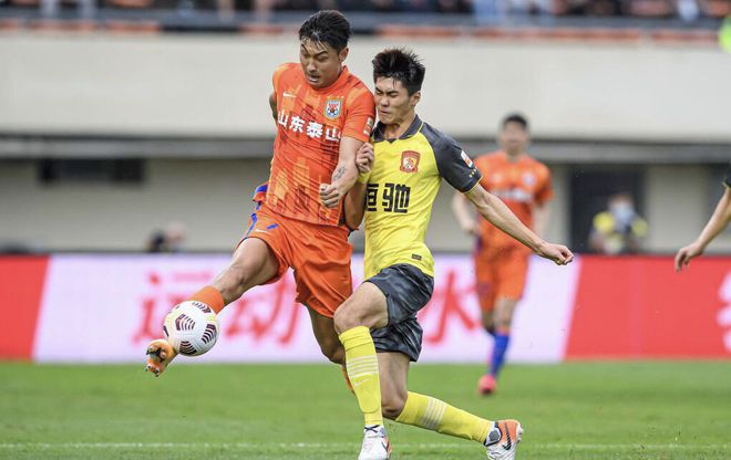 恒大客场逆袭，豪取关键胜利