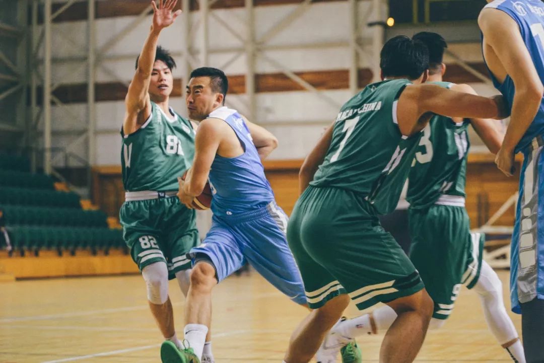 战术娴熟，球队一鼓作气领先对手