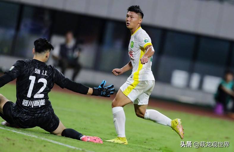 亚泰欲击败国安，双方将在赛场上争锋相对！