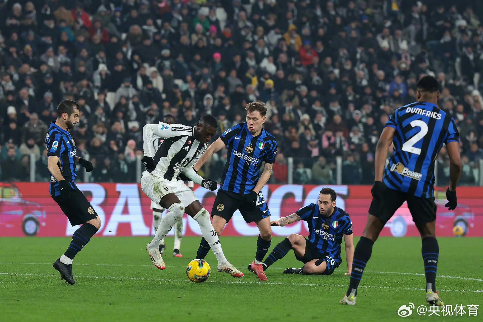 意大利客场-险胜波黑，晋级冲刺备战