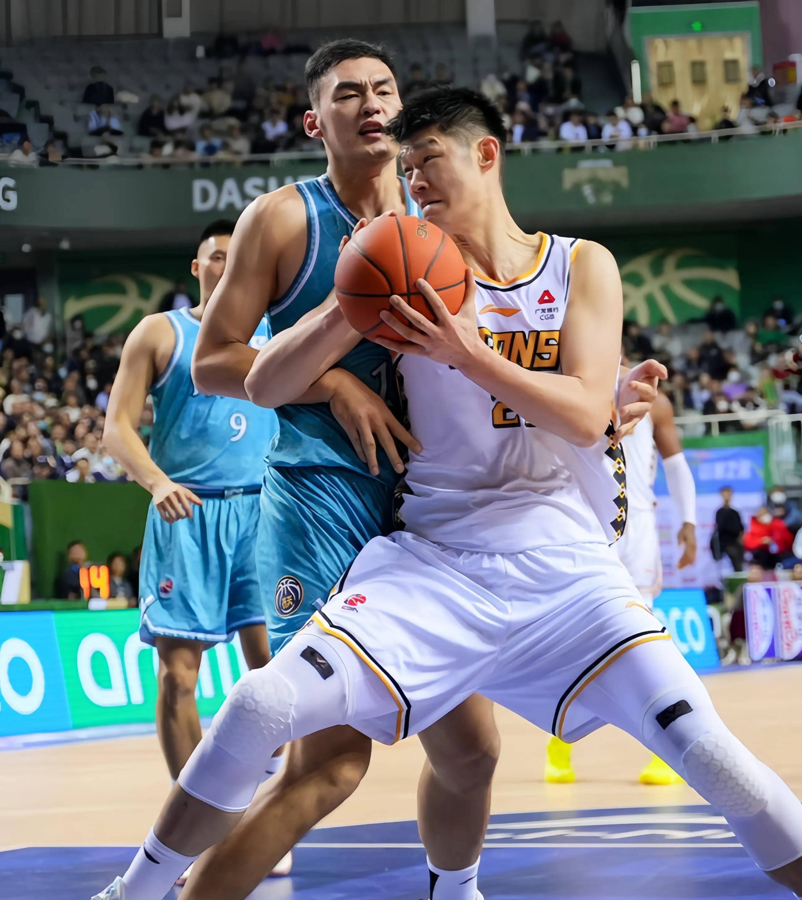 开云下载-广东vs新疆，强强对话引爆全场