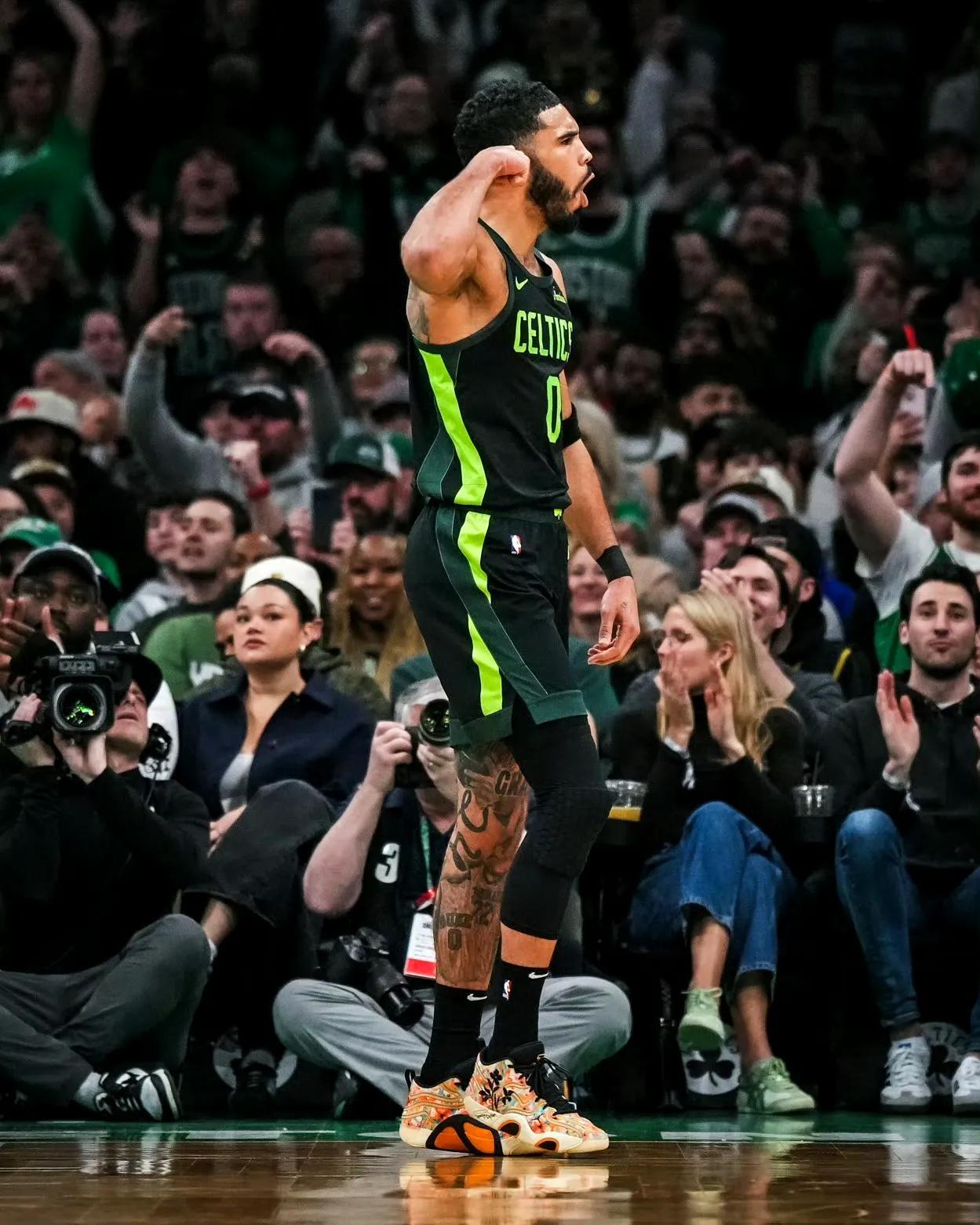 精彩一战！球队逆袭实现逆转