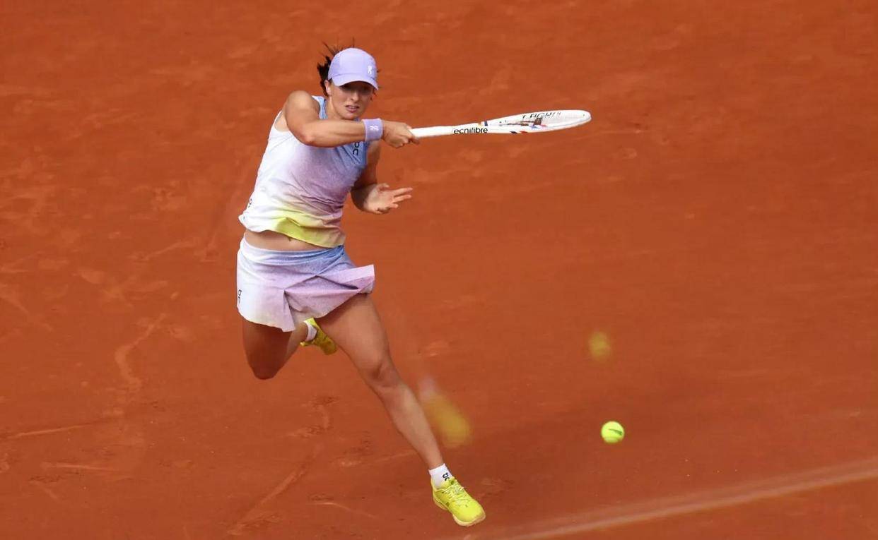 开云平台-青春风暴横扫球场，运动员绽放最炫风采