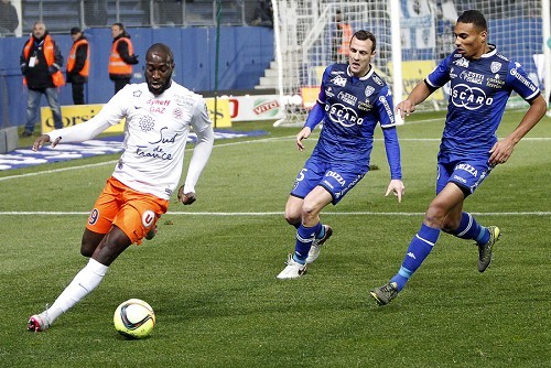 开云体育APP下载-巴斯蒂亚足球俱乐部客场遭遇困境的简单介绍