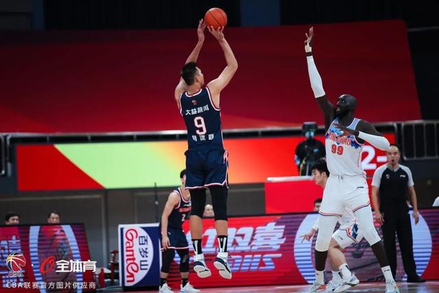 安徽男篮在球场上实现惊艳逆转取得好成绩