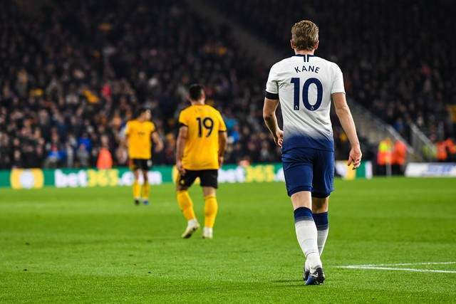 热刺客场大胜埃弗顿，士气大振