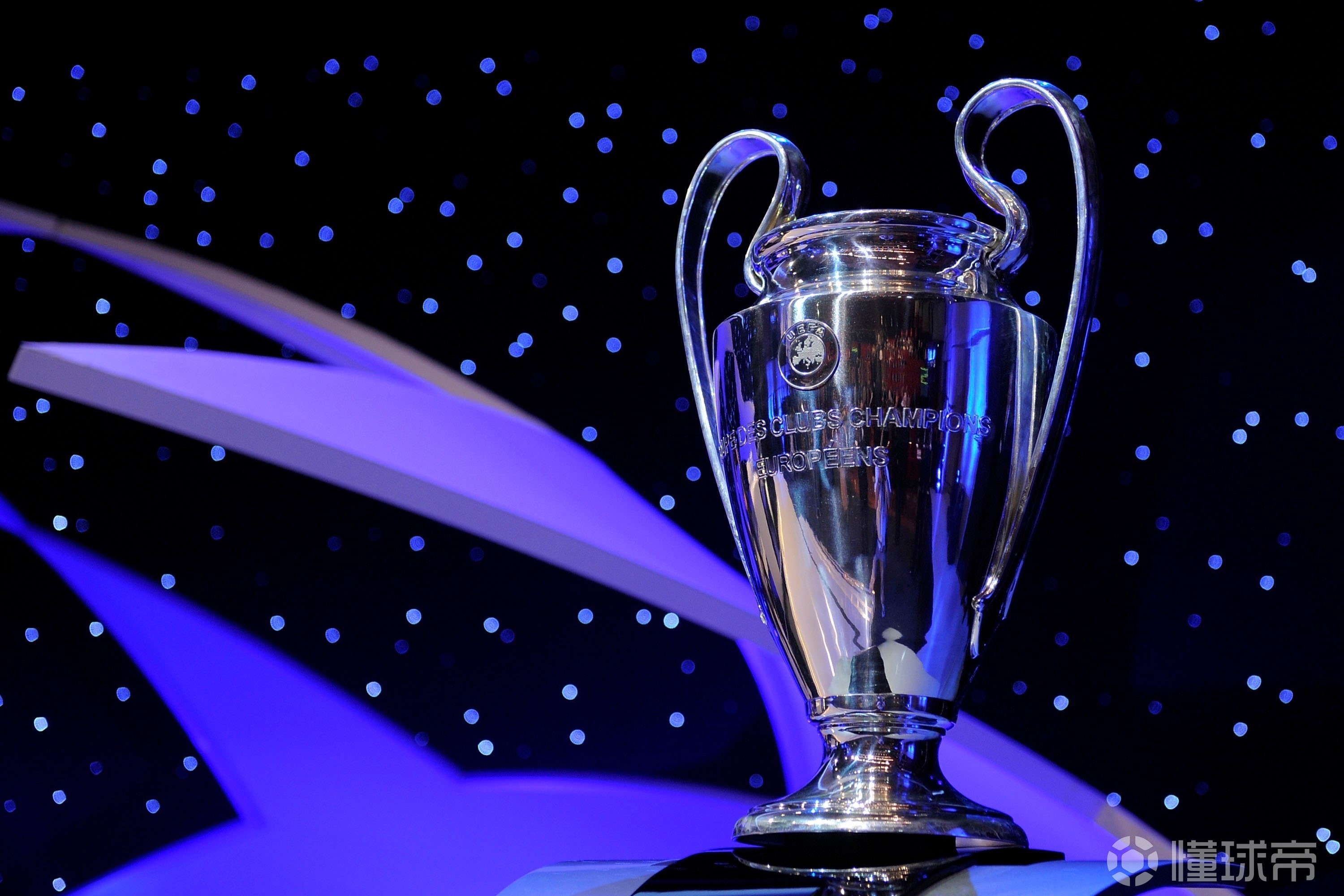 关于阿贾克斯取得胜利，进军欧冠四强殿垒的信息