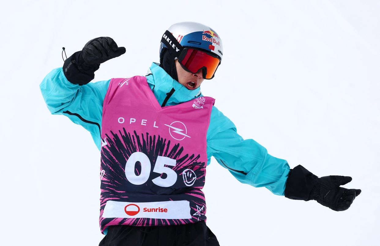 关于加拿大滑雪选手领跑场上，瞄准冠军目标的信息