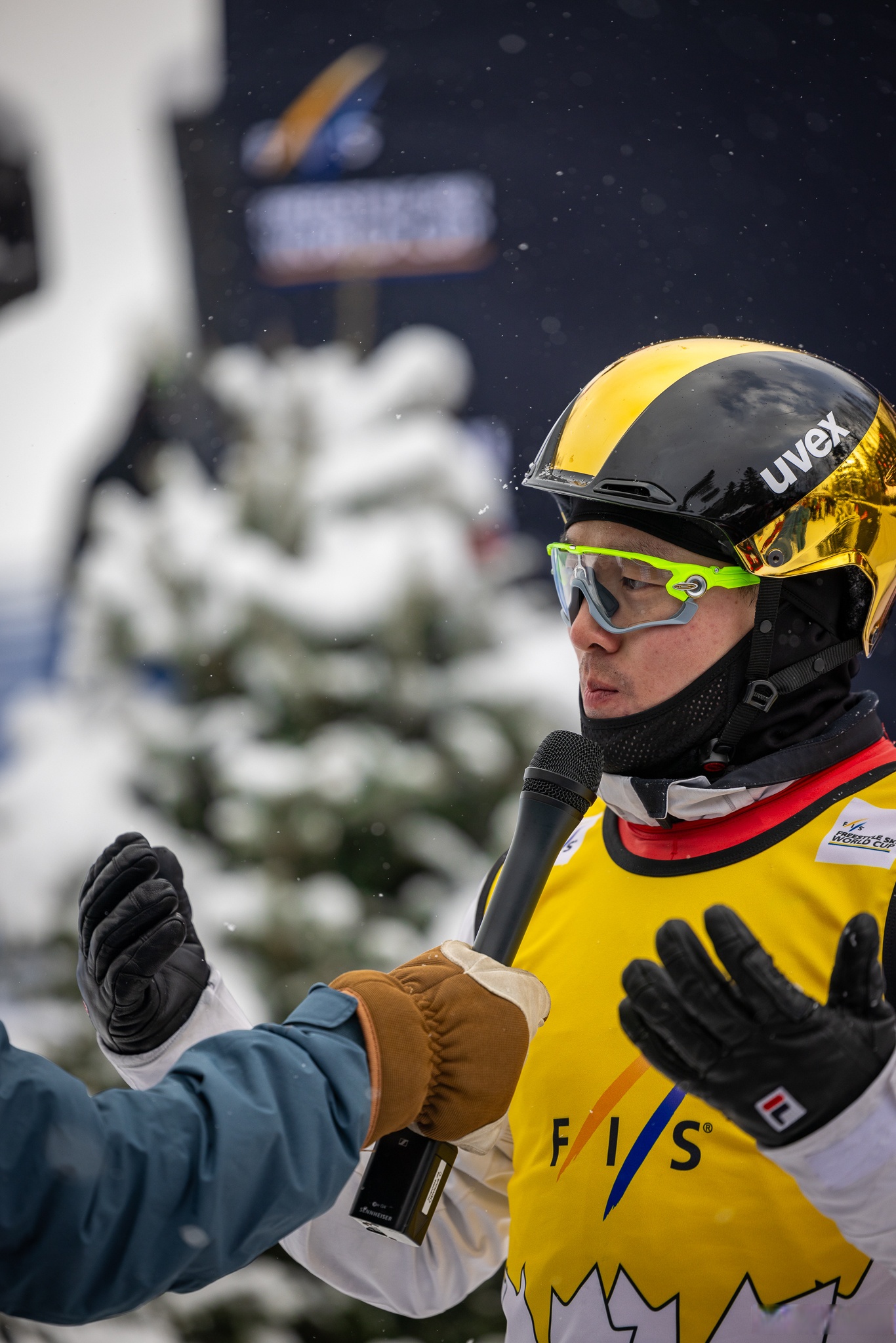 关于加拿大滑雪选手领跑场上，瞄准冠军目标的信息