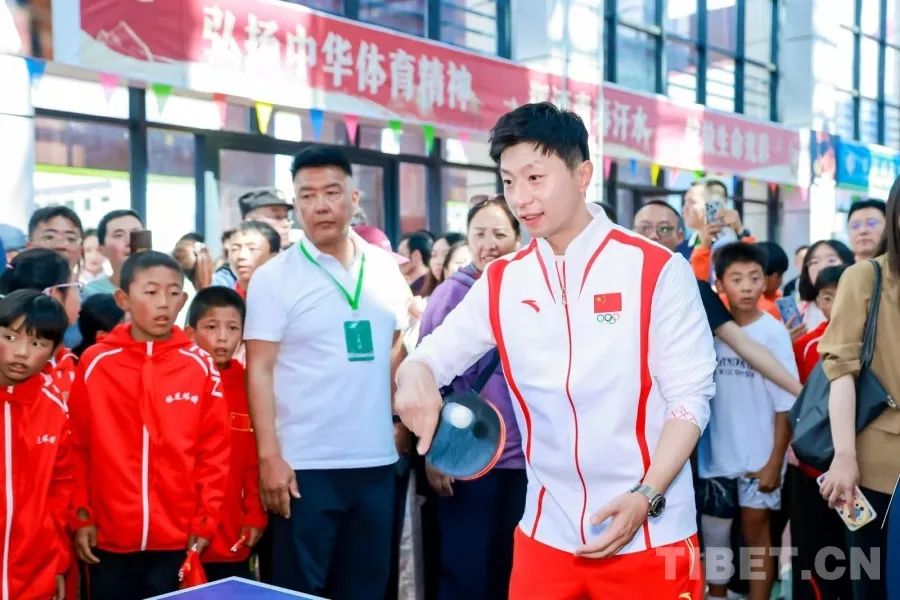 切磋技艺，探索进攻，球队间的战术碰撞令人过目不忘