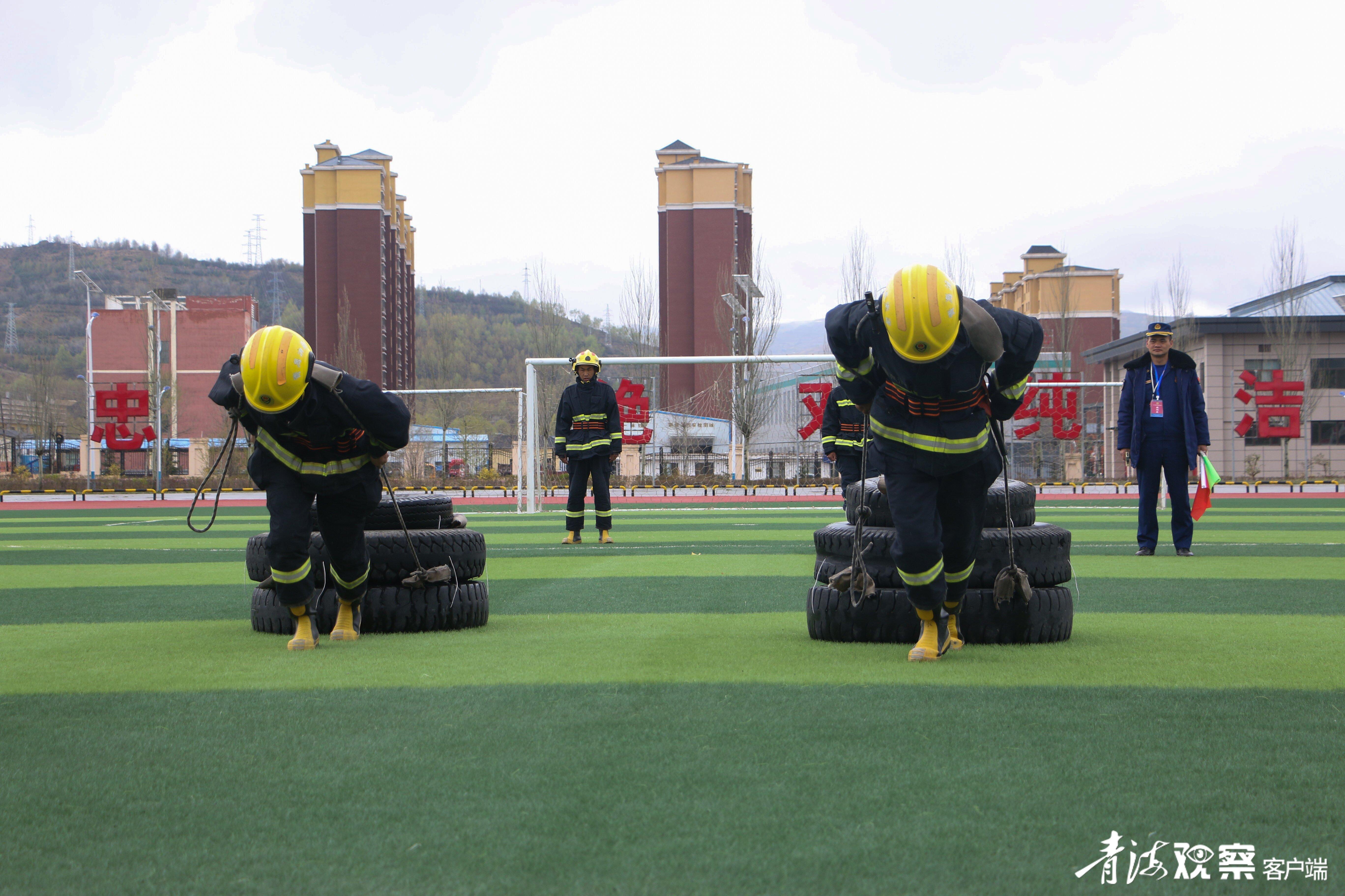 切磋技艺，探索进攻，球队间的战术碰撞令人过目不忘