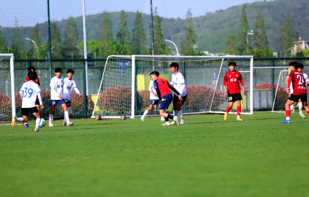 开云体育入口-足球盛会即将举行，球队全力备战