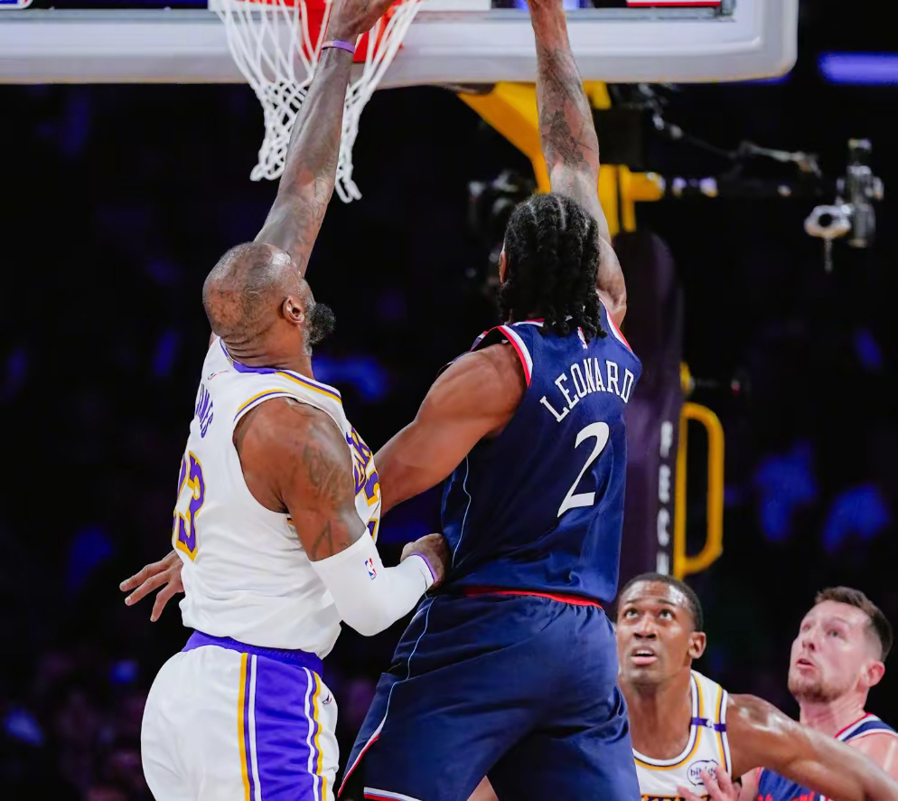 湖人客场不敌快船，詹姆斯孤掌难鸣