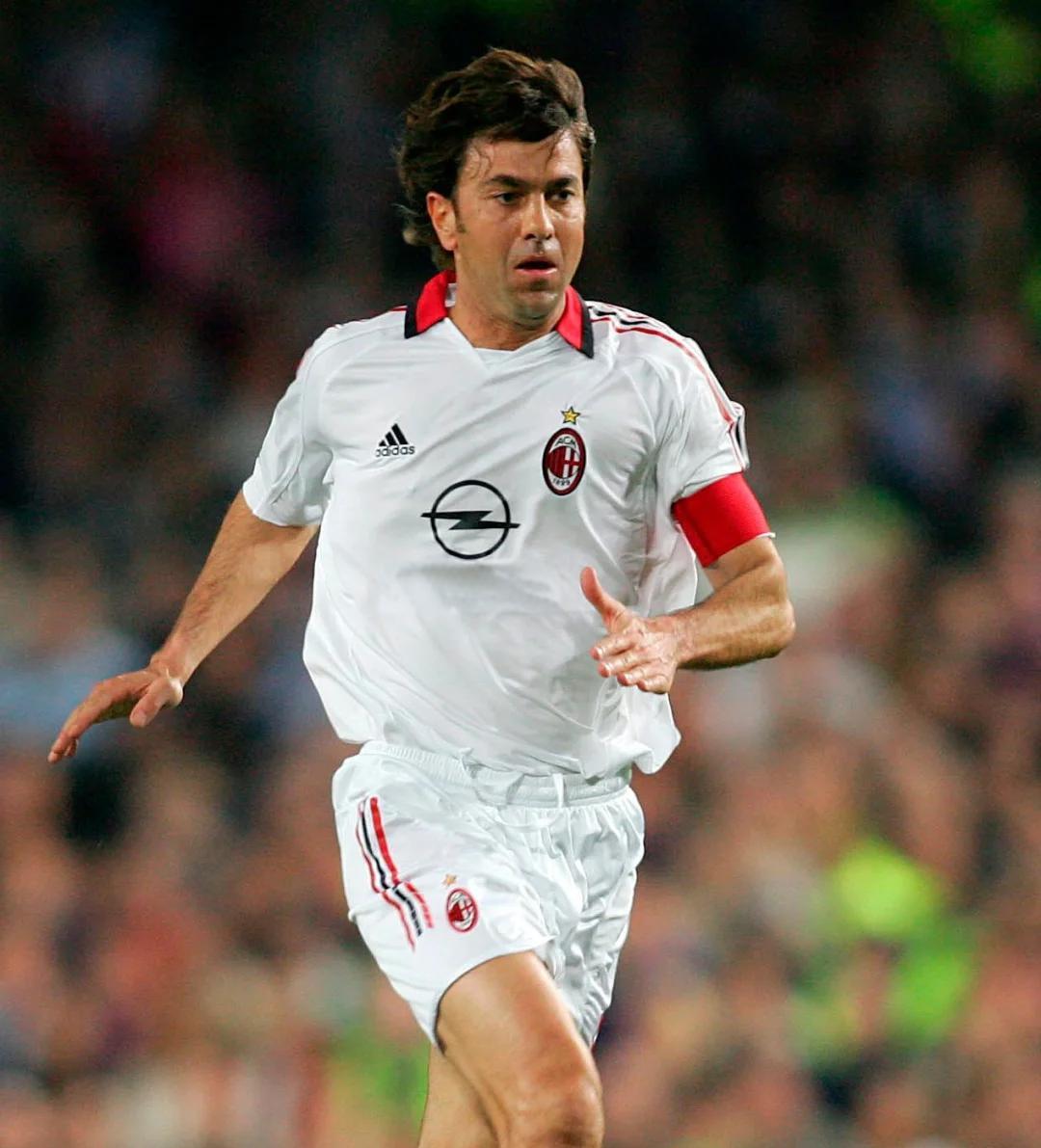 意大利足球传奇重现，球迷热议不断