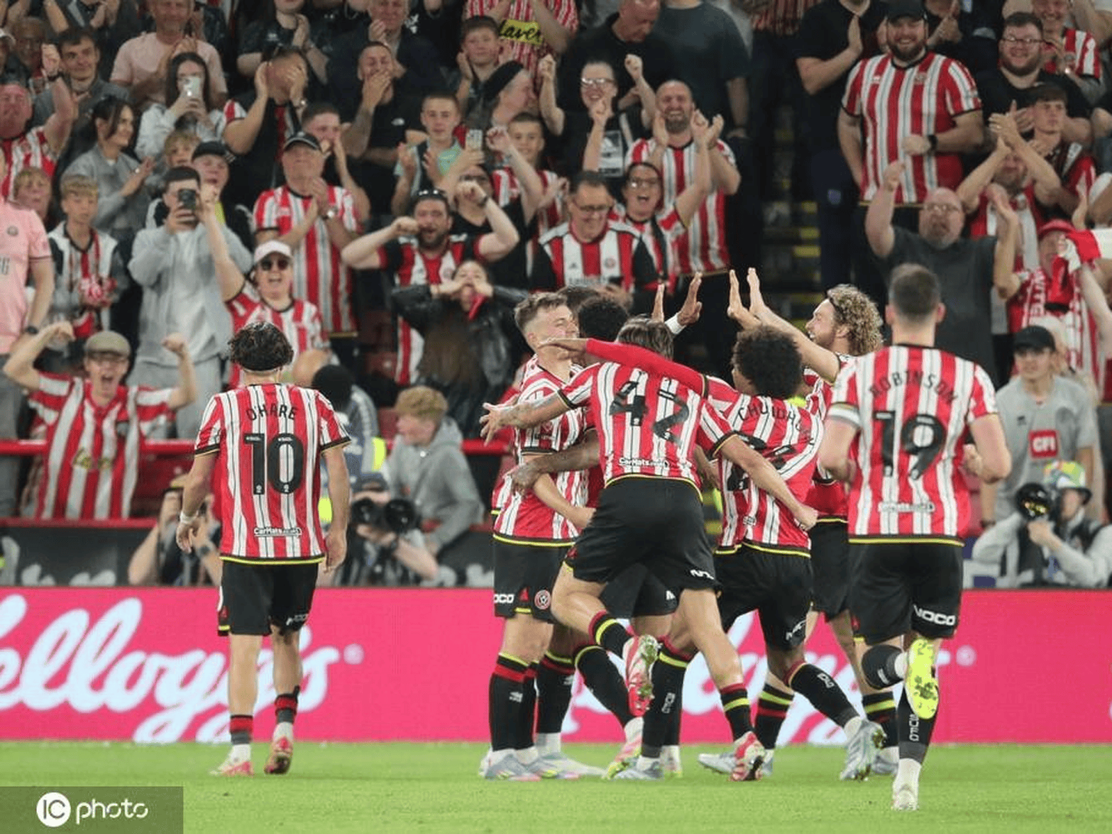 关于谢菲联主场取胜，实现保级目标的信息