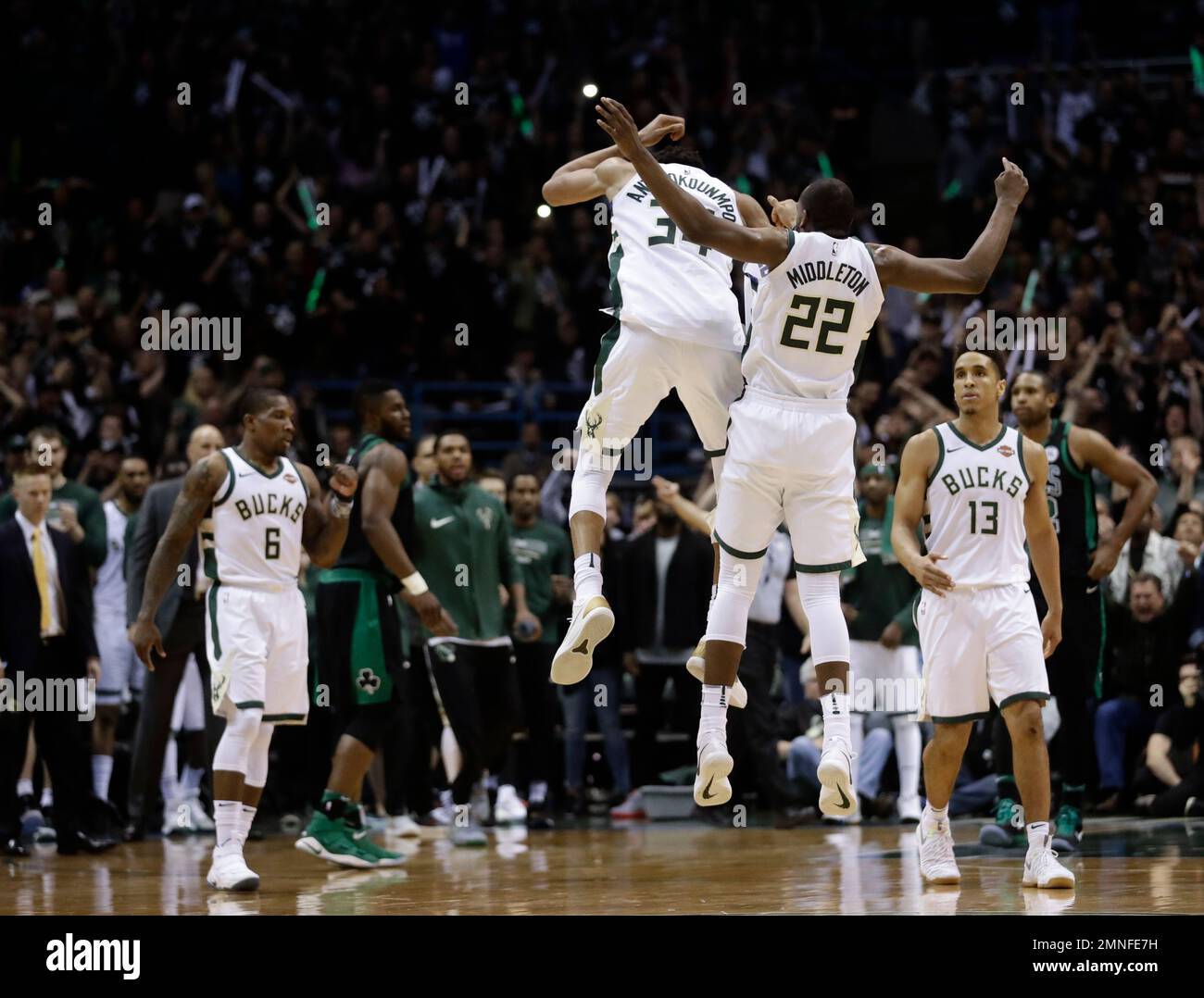 开云平台-雄鹿后卫米德尔顿手感不振，球队惨遭惨败