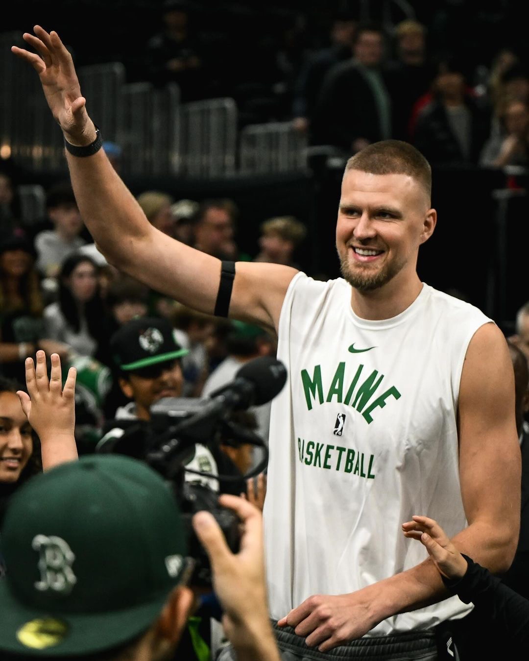 开云APP-波尔津吉斯贡献双双，快船轻松击败的简单介绍