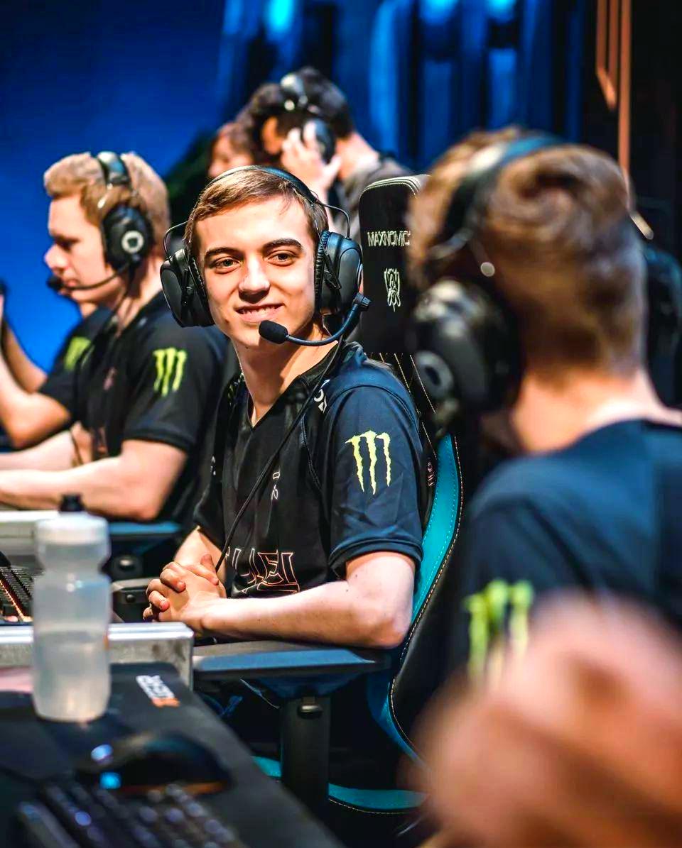 FNC横扫PSG，CoreJJ关键团战开团秒人强强对话全球总决赛，引爆全场热议的简单介绍