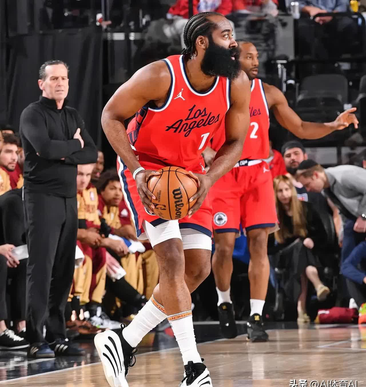 快船力克开拓者，稳居胜利