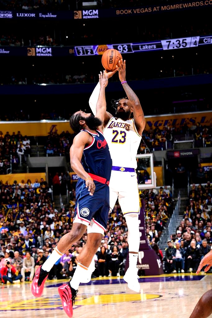 热火主场力克快船取得赛季首胜