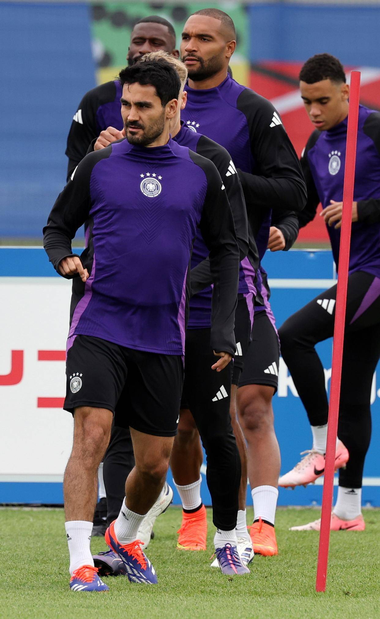 开云下载-德国队实力雄厚，豪取半决赛胜利