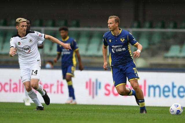 沃特福德主场告捷，中游积分榜上升