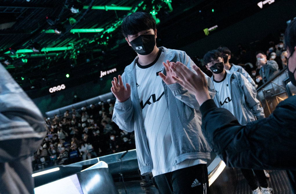 关于SHR翻盘IG，Deft制霸全场的信息