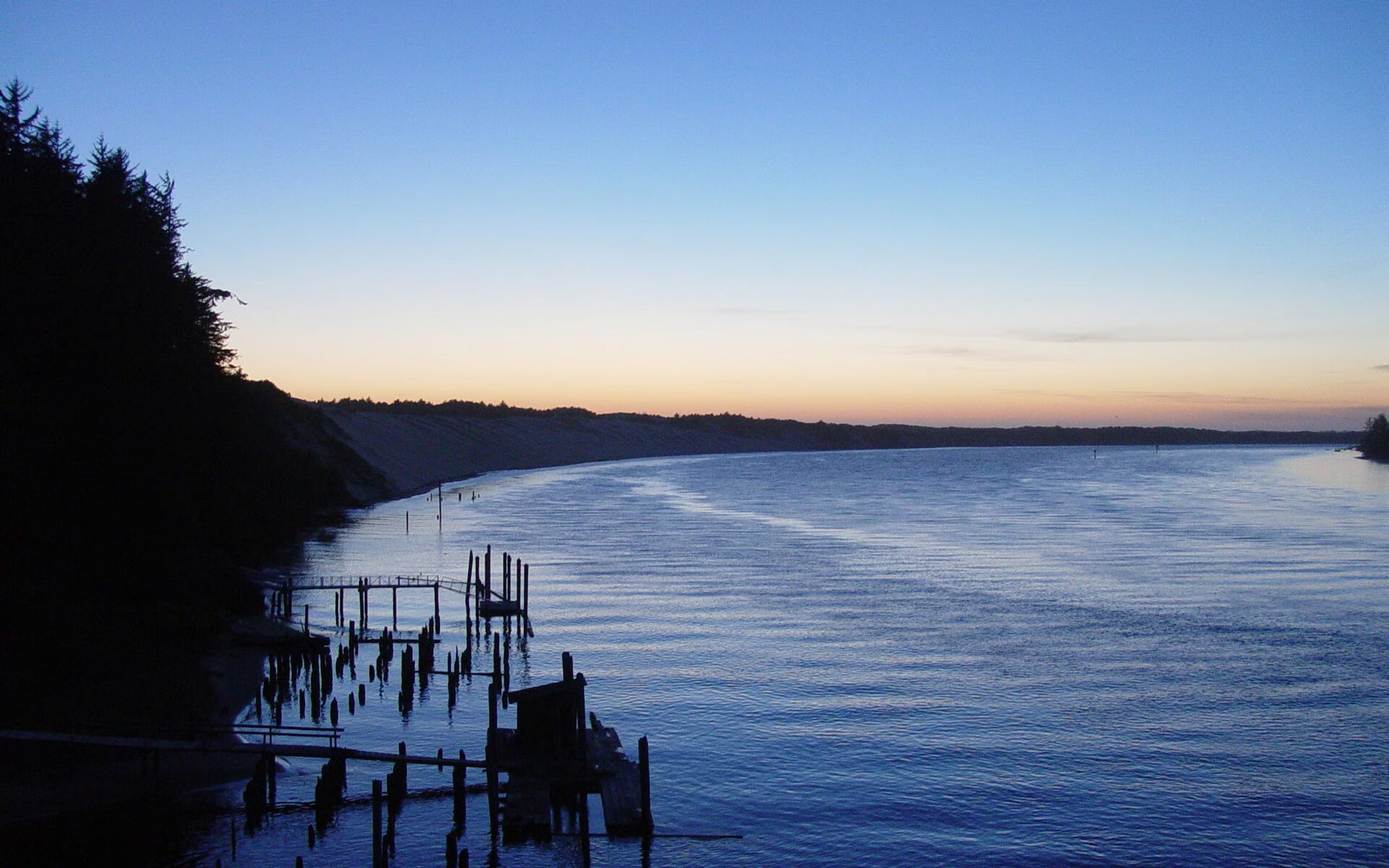 福克斯关键时刻力挽狂澜，爵士队狂胜新疆队展现团队威力