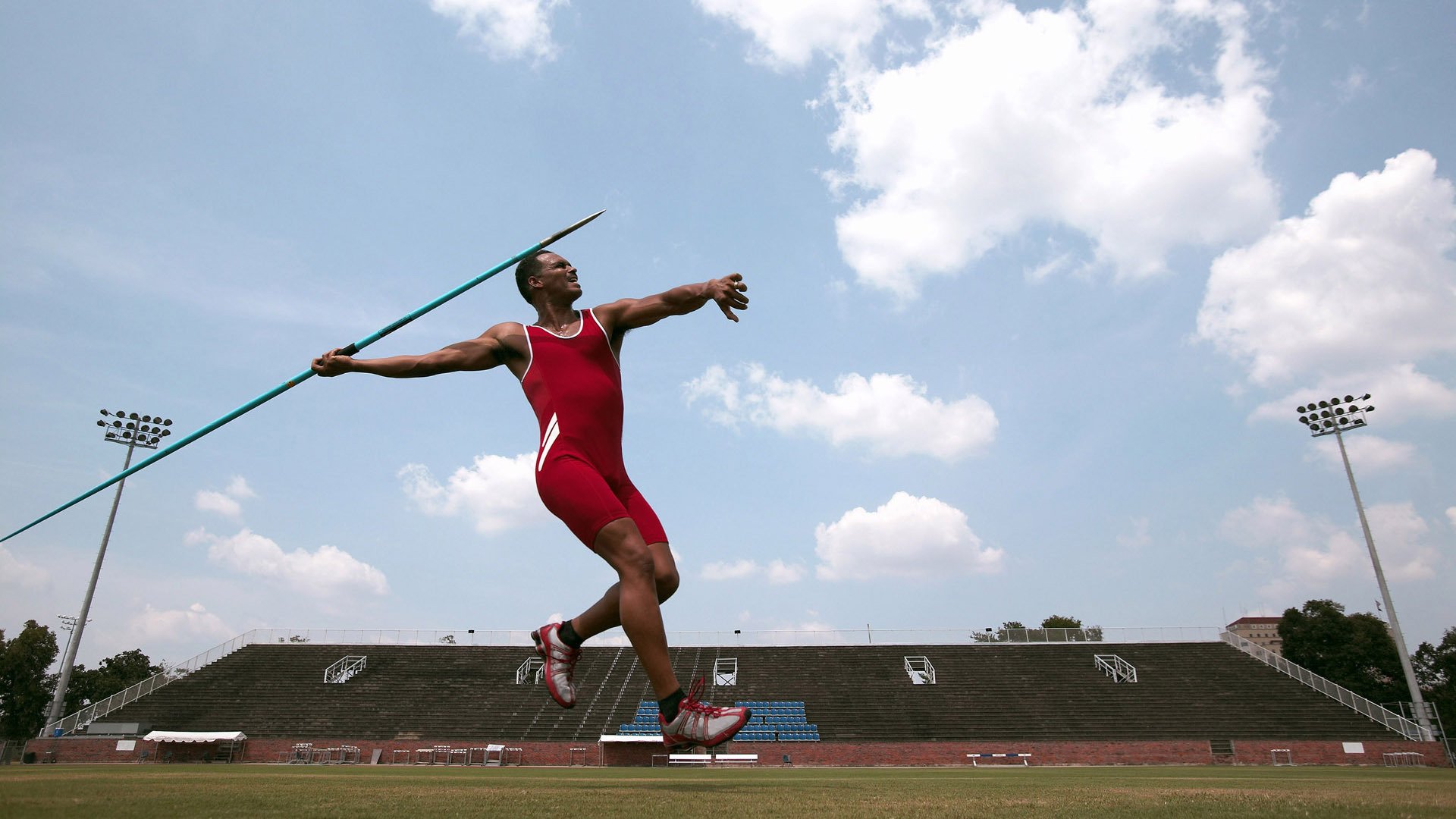 当东方虎啸遇见希腊怪兽，篮球全球化浪潮下的唯一性证明