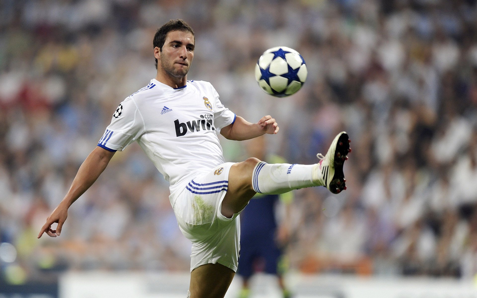 血洒巴黎，巴雷拉在塞纳河畔打碎哥伦比亚的玻璃天花板